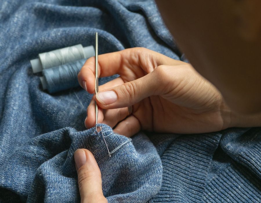 HOWTARK Autark leben für Anfänger Kleidung reparieren